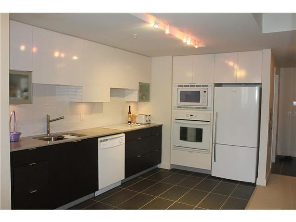 listing image 1101542139393371711