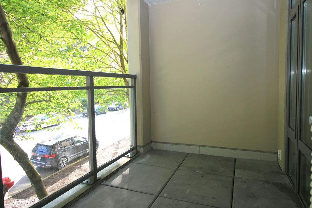 listing image 1102480359429615280
