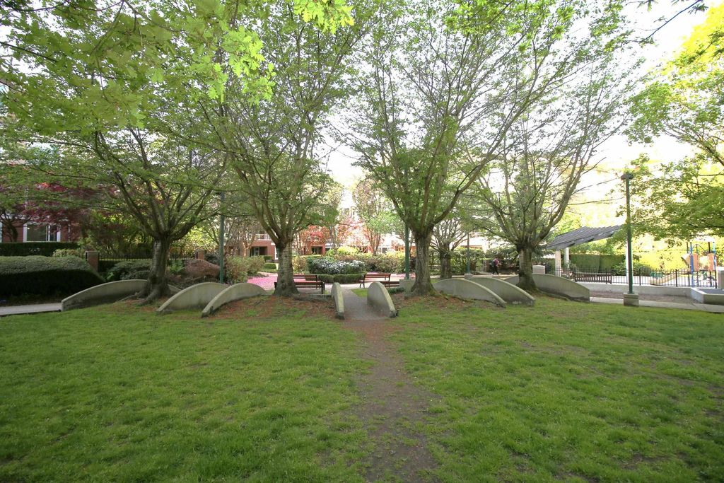 listing image 1105793036588020889