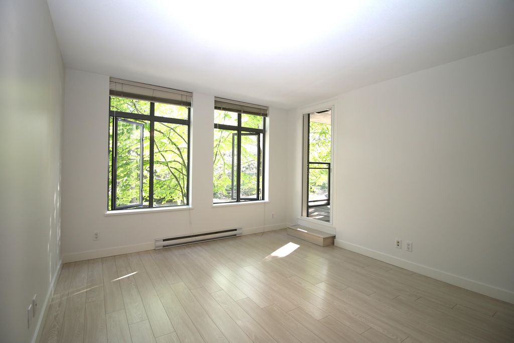 listing image 1106069007491587133