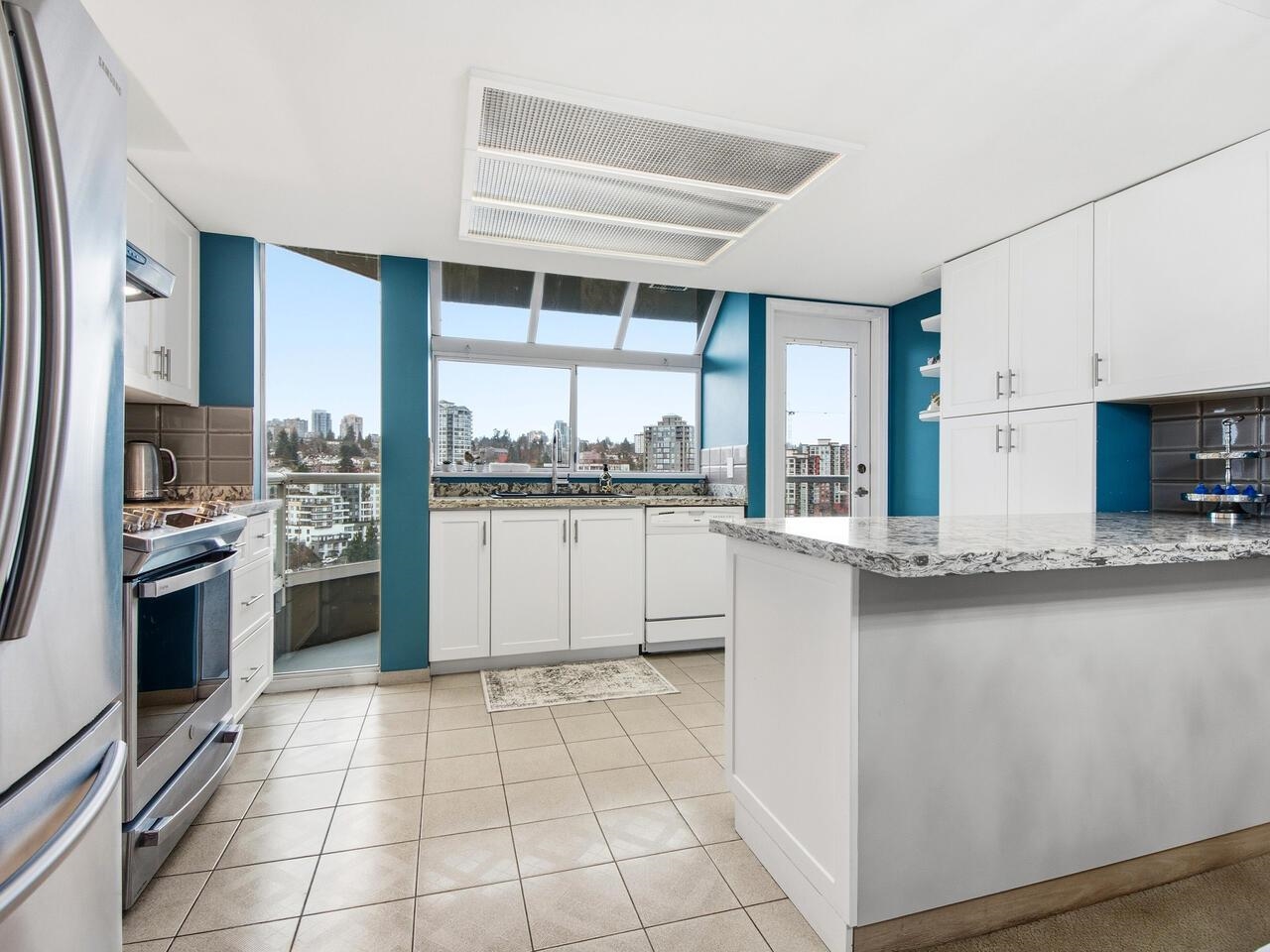 1135 Quayside Drive 1602