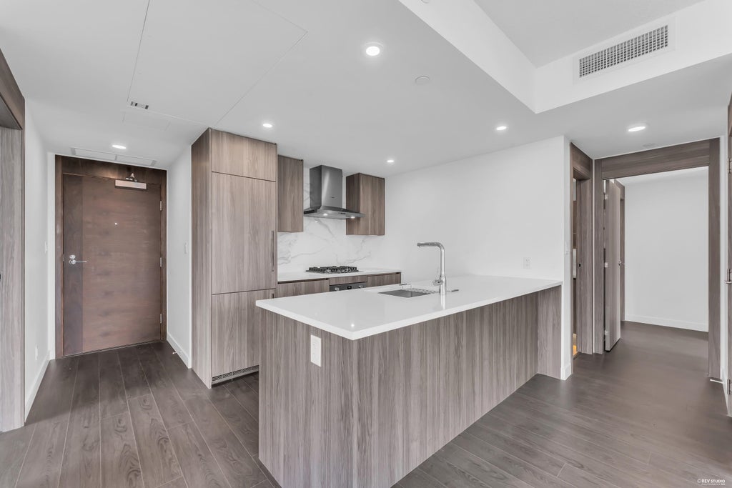 Photo of 13768 100 Avenue #1307, Surrey, BC V3T 0V2 (MLS # R3171216)
