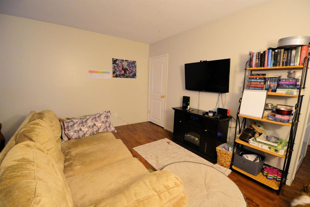 listing image 1105965250754310507