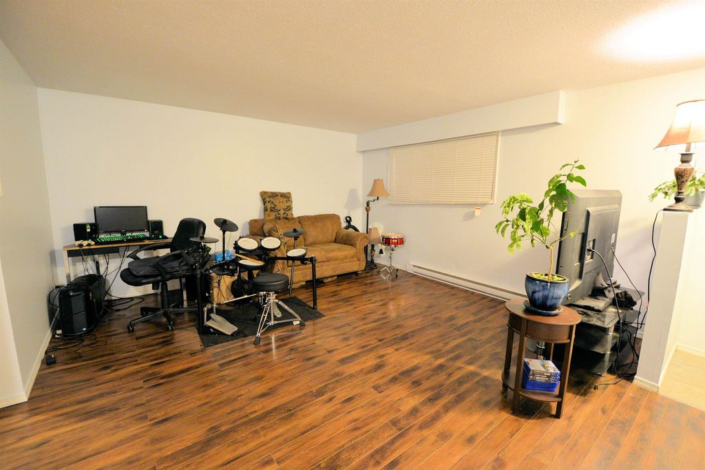 listing image 1106607316463267964