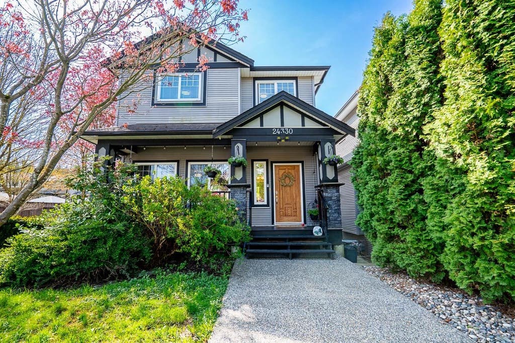 Photo of 24330 102 Avenue, Maple Ridge, BC V2W 1J1 (MLS # R3145380)