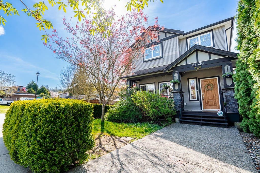 Photo of 24330 102 Avenue, Maple Ridge, BC V2W 1J1 (MLS # R3145380)