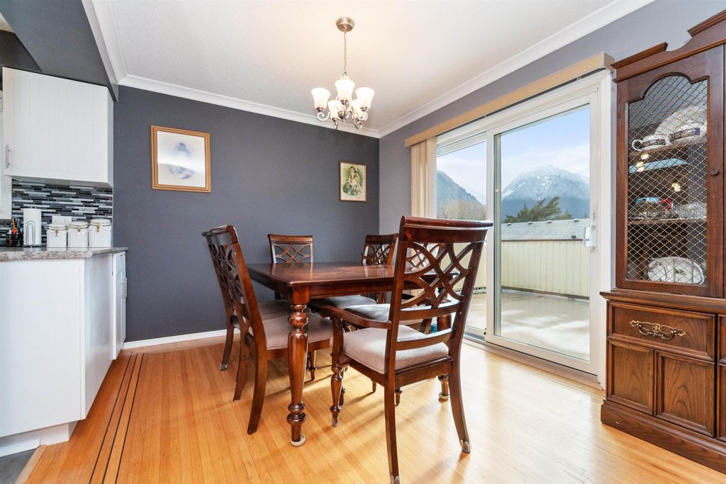 listing image 1103352098654993976