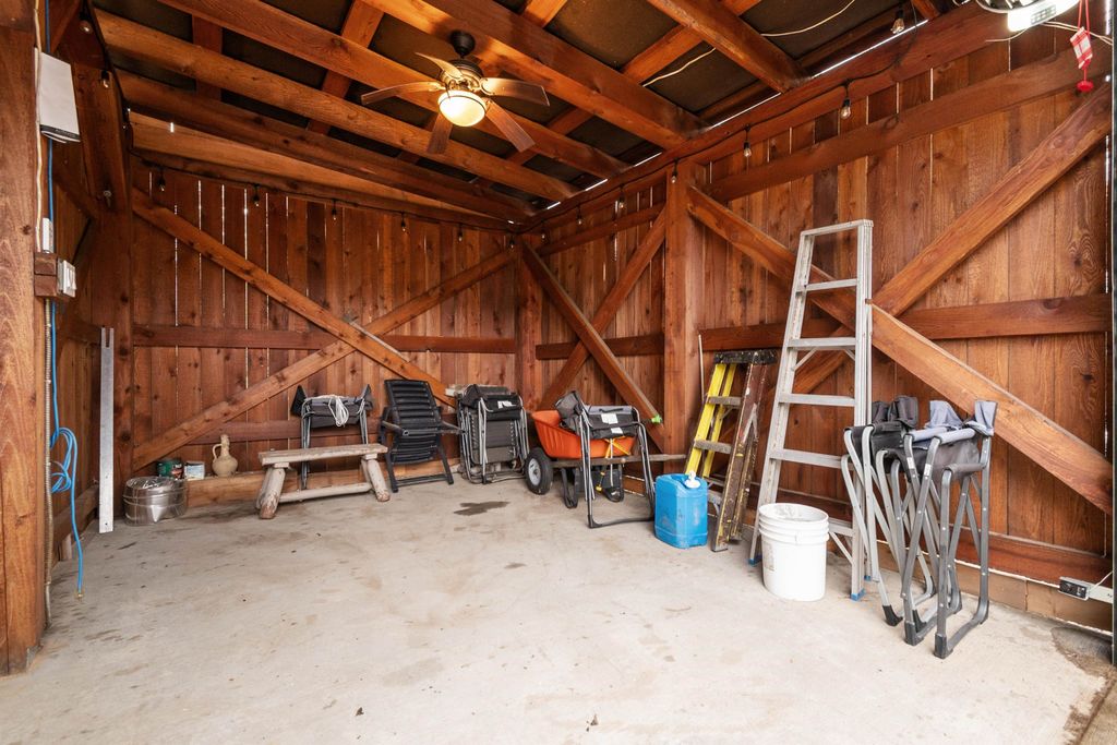 listing image 1101299332260212706