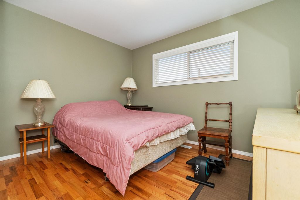 listing image 1102734244550528275