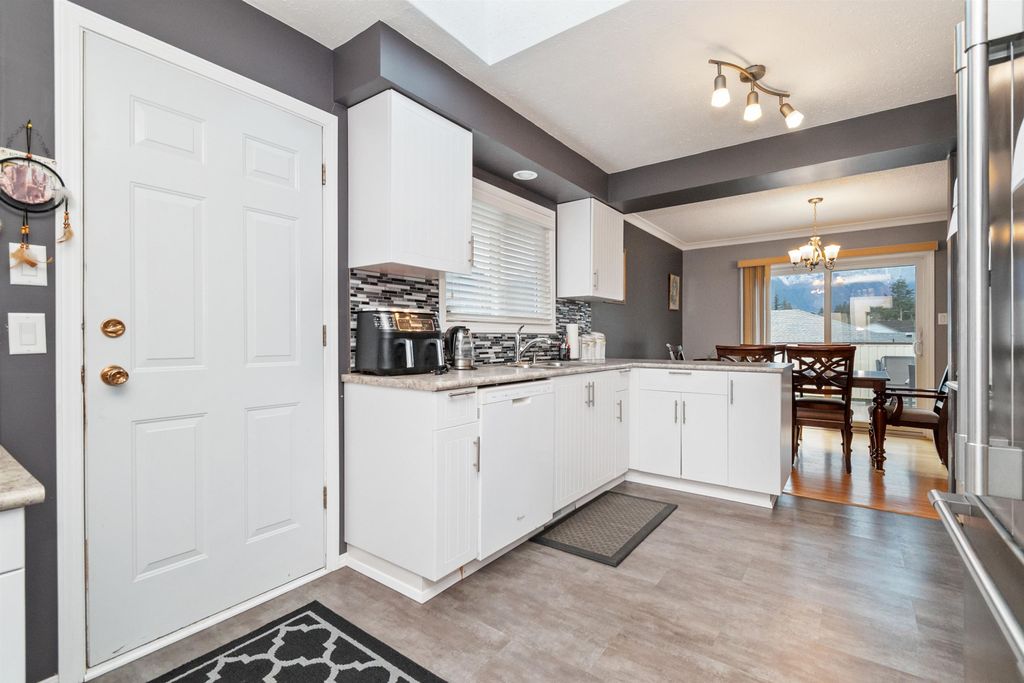 listing image 1102869373033106067