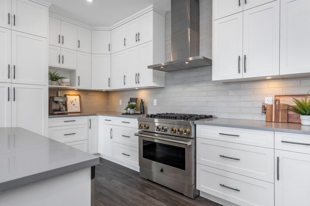 Photo of 36545 Florence Drive #302, Abbotsford, BC V3G 0B6 (MLS # R3128147)