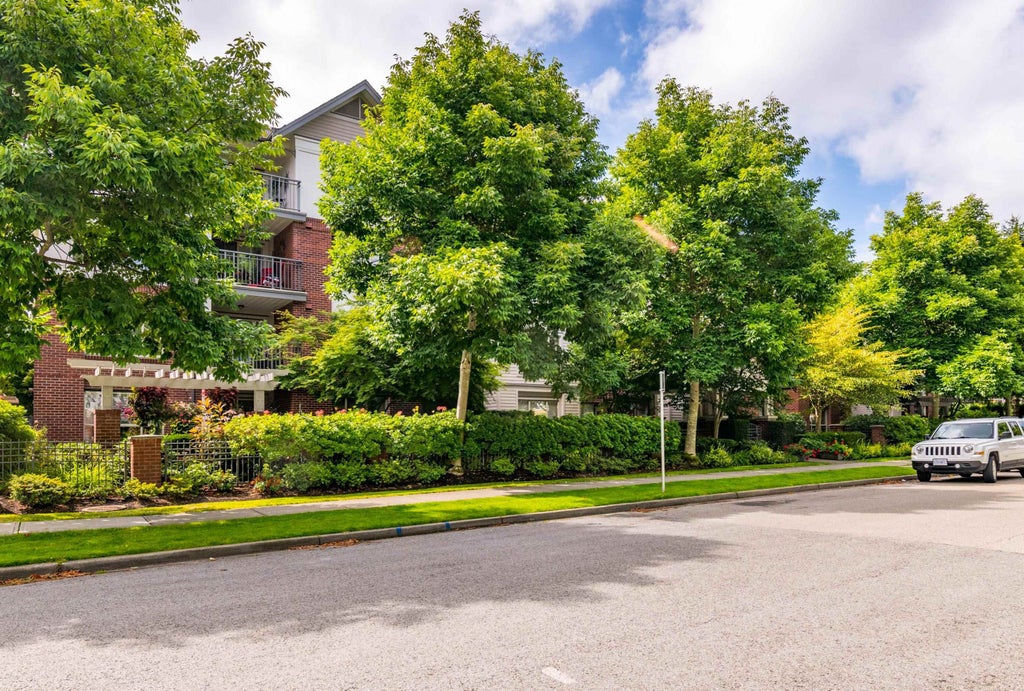 Photo of 15188 22 Avenue #101, Surrey, BC V4A 9T4 (MLS # R3157328)