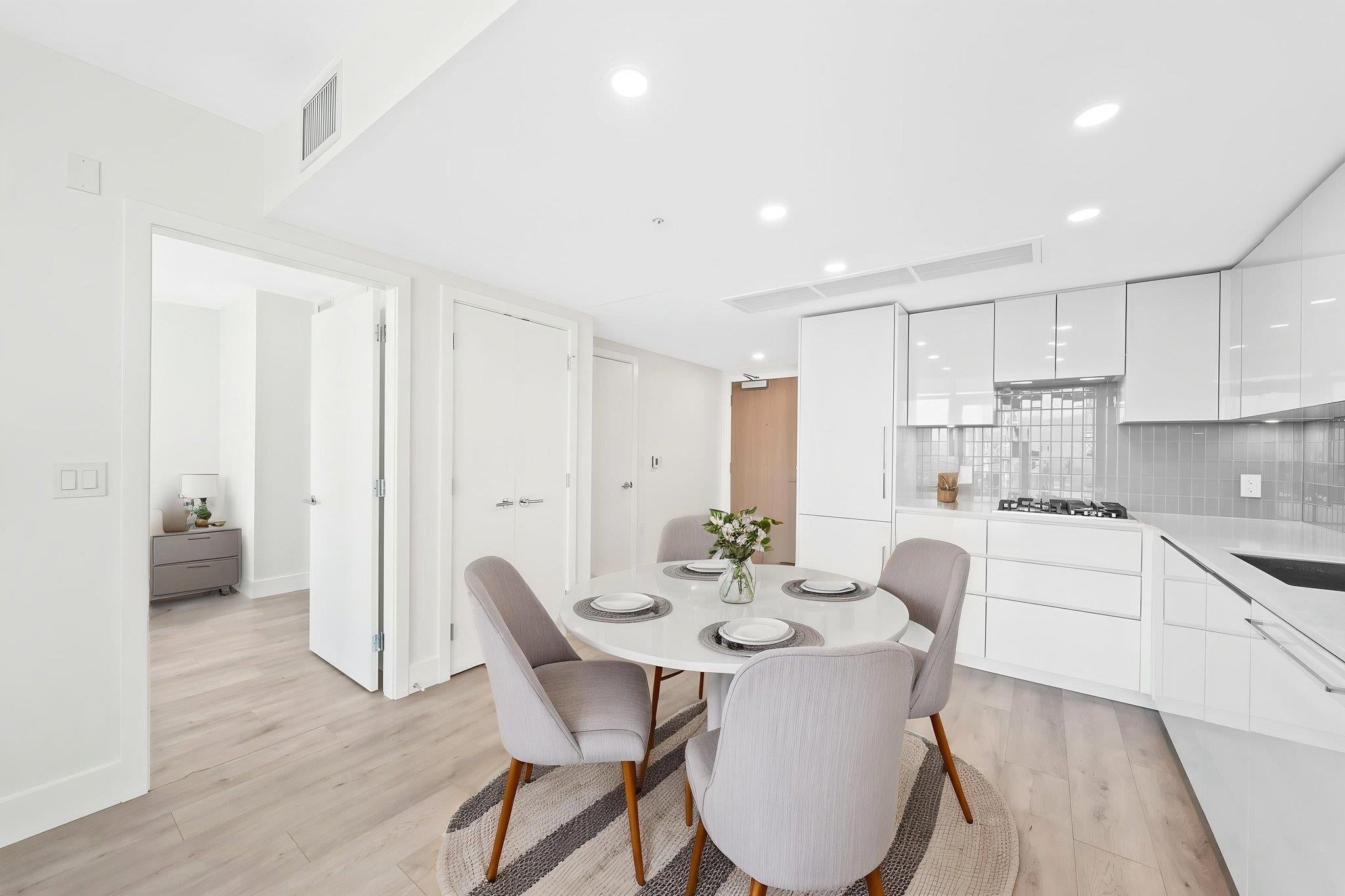 10428 Whalley Boulevard 1607