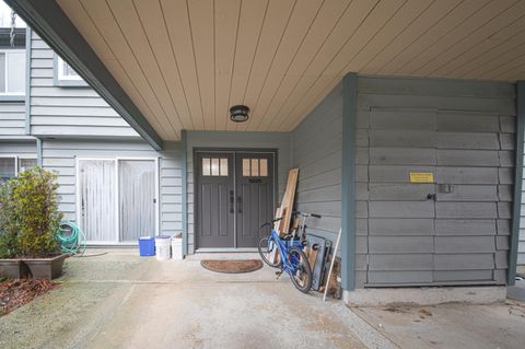 1170 Lansdowne Drive 2 Coquitlam BC V3B 5V8