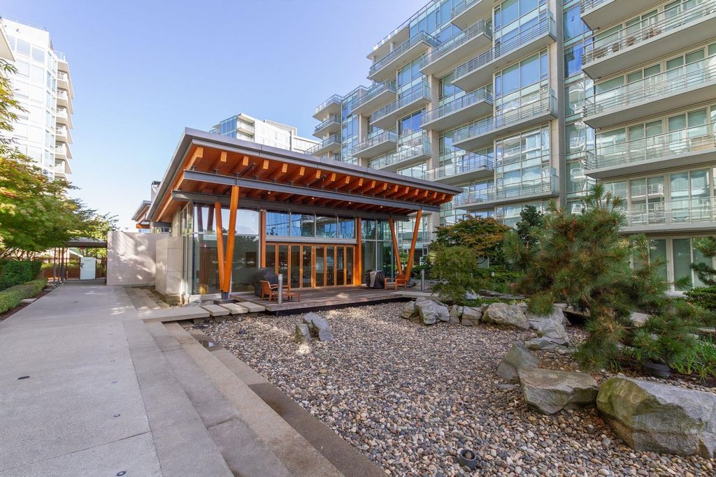 listing image 1105568116306131258