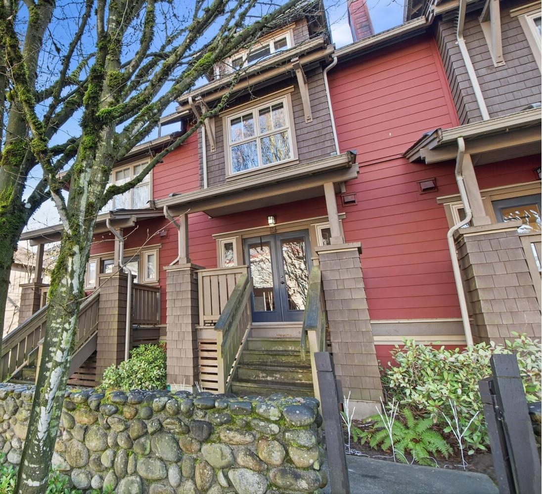 675 Park Crescent 112