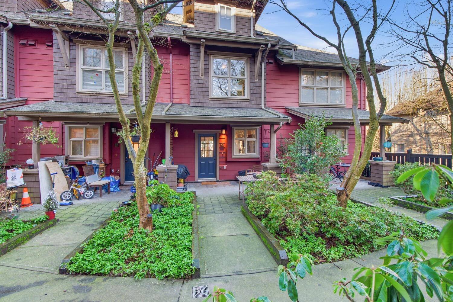 675 Park Crescent 112