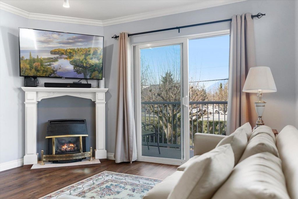 Photo of 9175 Edward Street #204, Chilliwack, BC V2P 4C5 (MLS # R3095540)