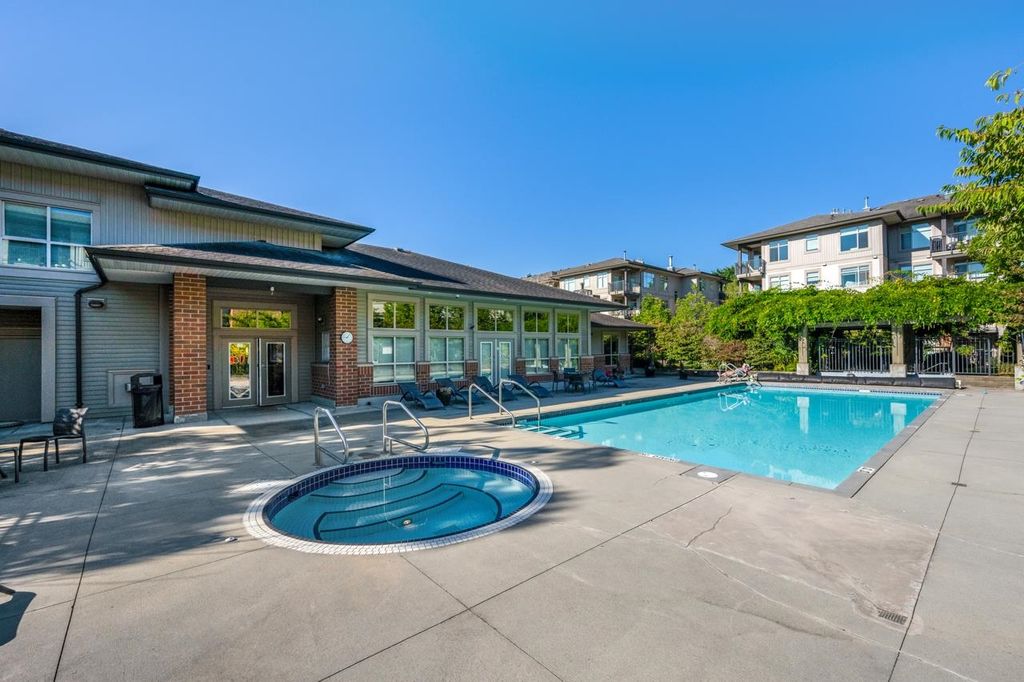 listing image 1101456207901851712