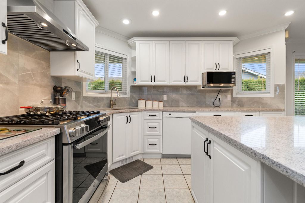 Photo of 6792 Henry Street, Chilliwack, BC V2R 2W1 (MLS # R3083834)