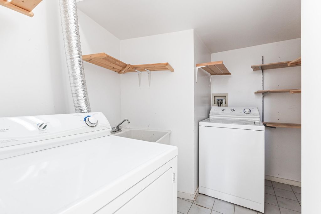 listing image 1102552108739115630