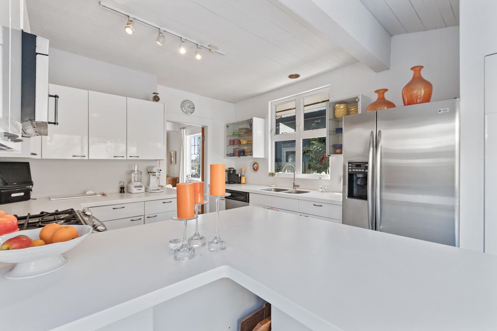 listing image 1102573310012506159