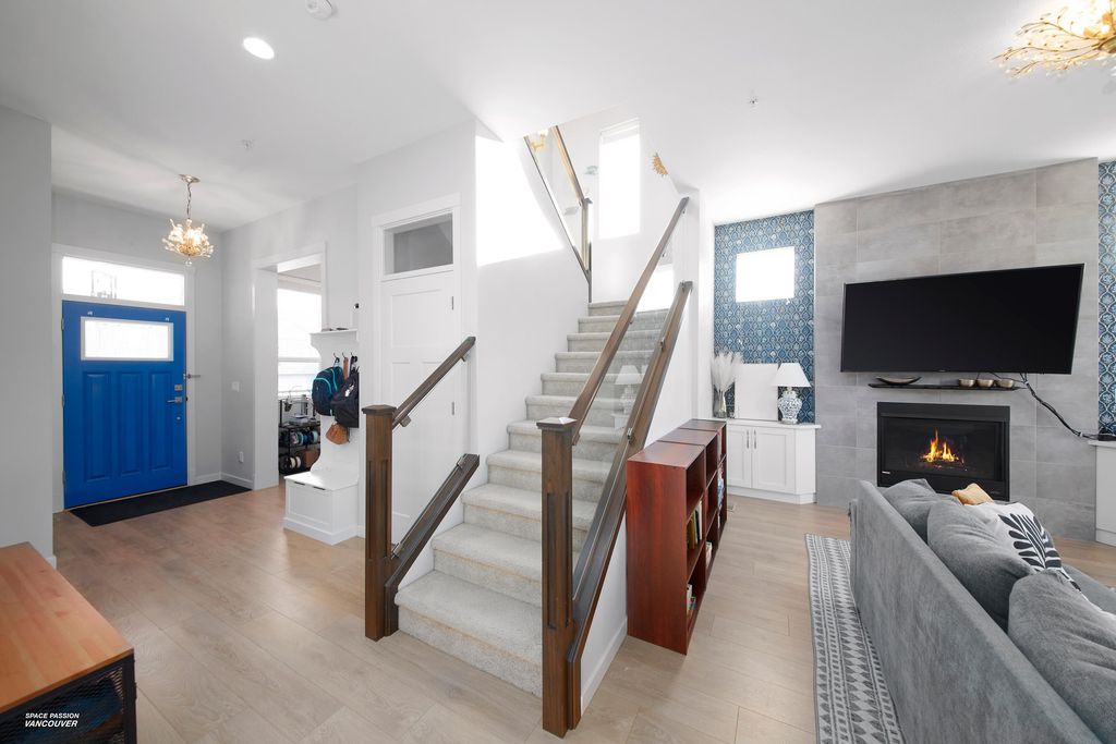 Photo of 11263 243b Street, Maple Ridge, BC V2W 1H5 (MLS # R3105839)