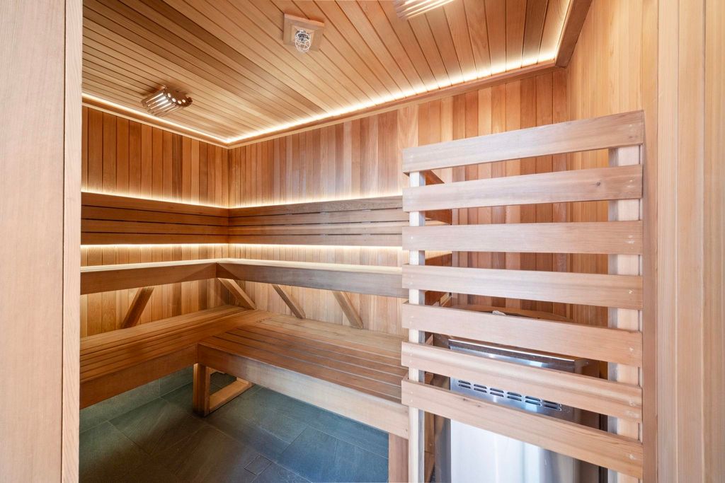 listing image 1105637025496858618