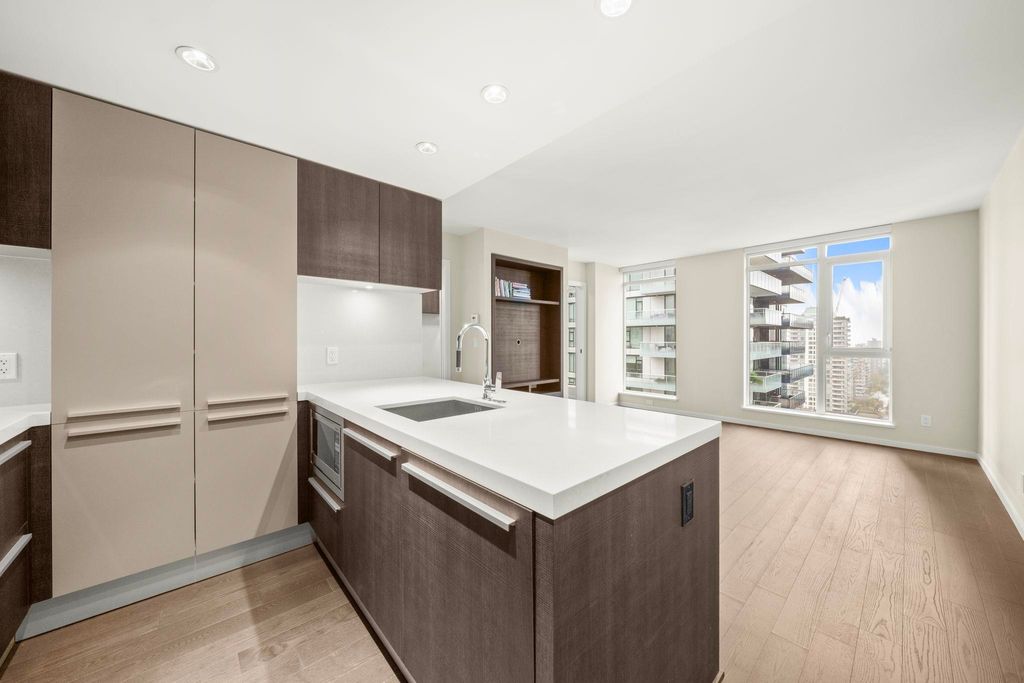 listing image 1104808442962826112