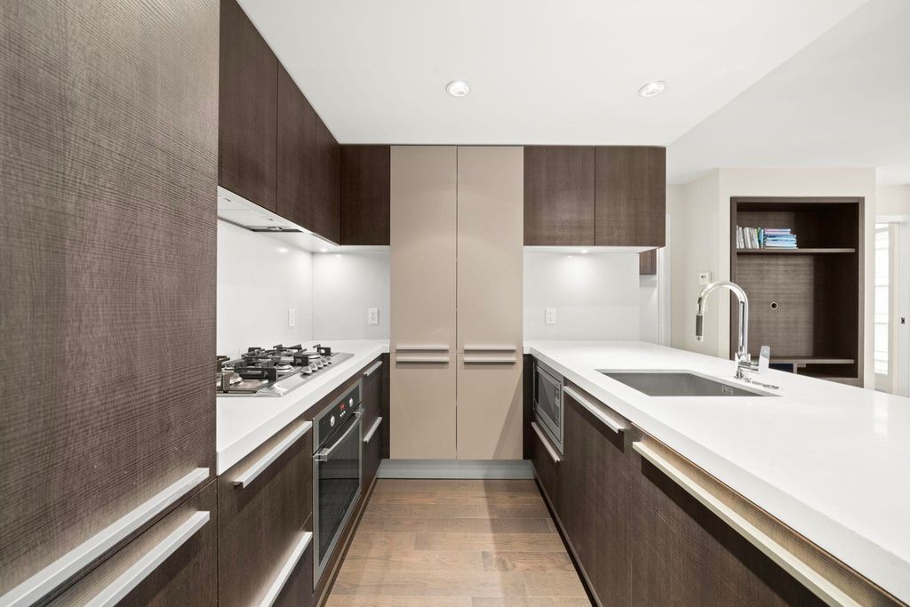 listing image 1102062087247435152