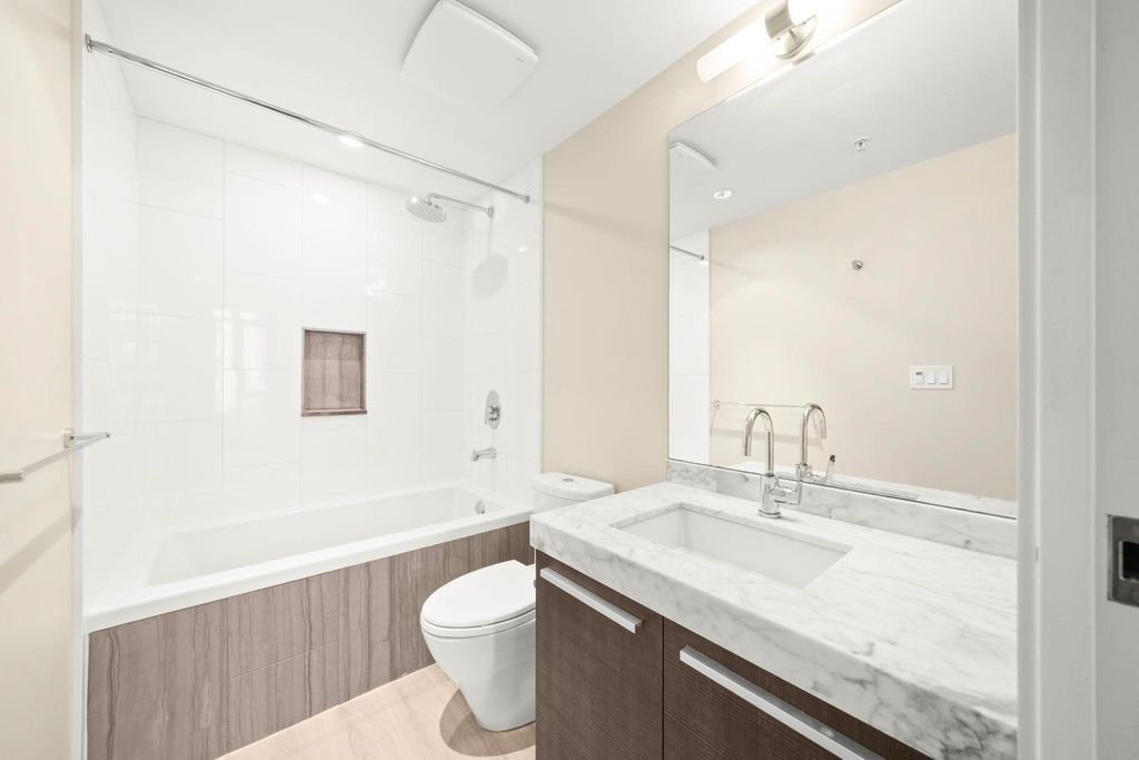 listing image 1109323942100134441