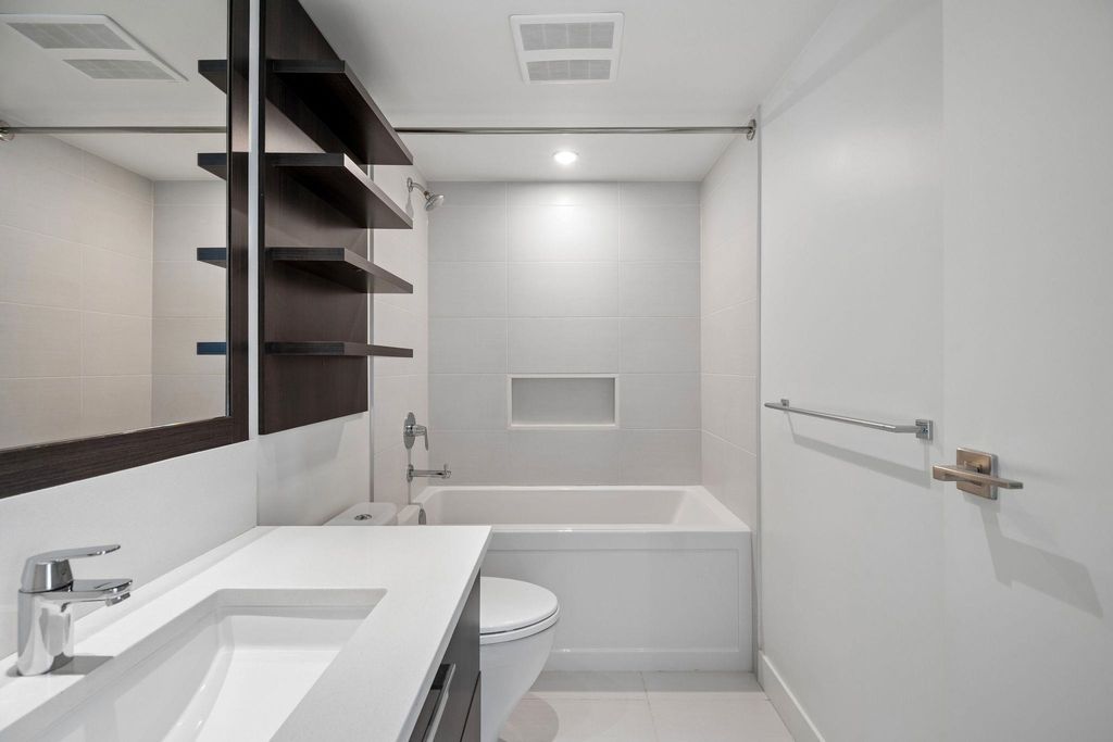 listing image 1102996086359499782