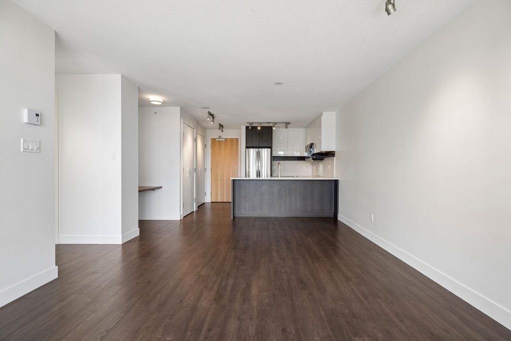 listing image 1102323710018526003