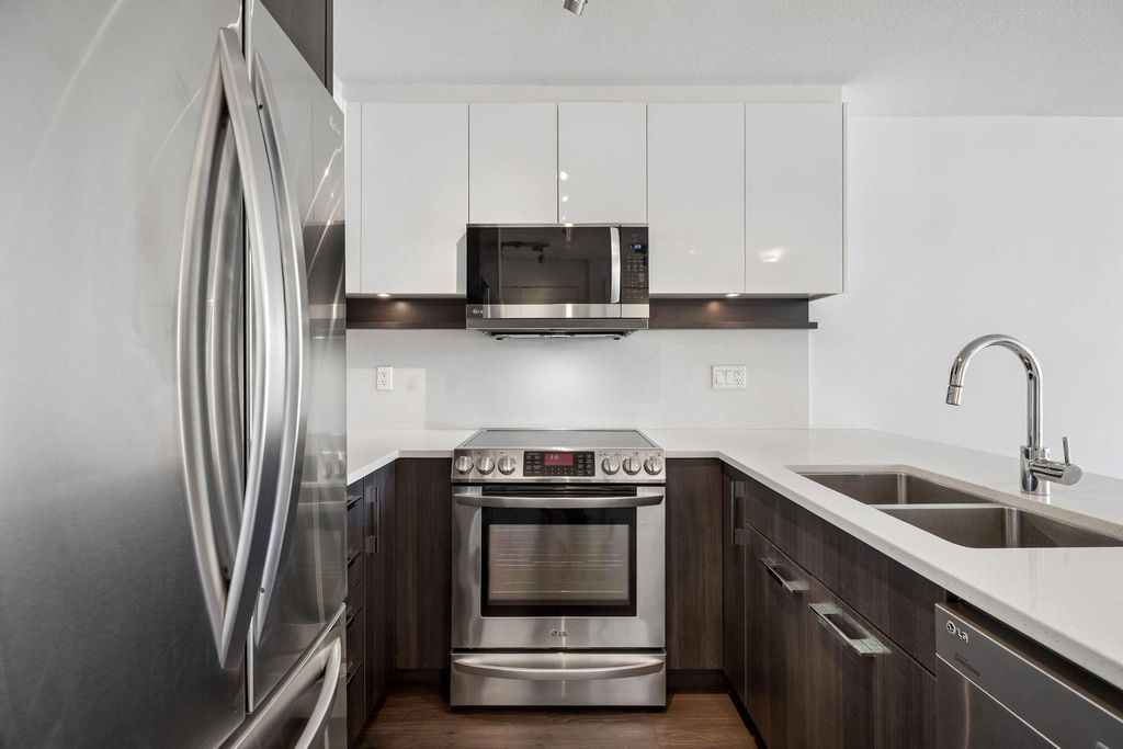 listing image 1107363131923865471