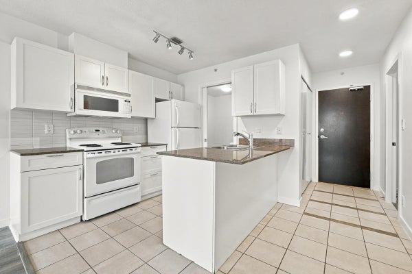 809 - 933 Hornby St, Vancouver, BC 3