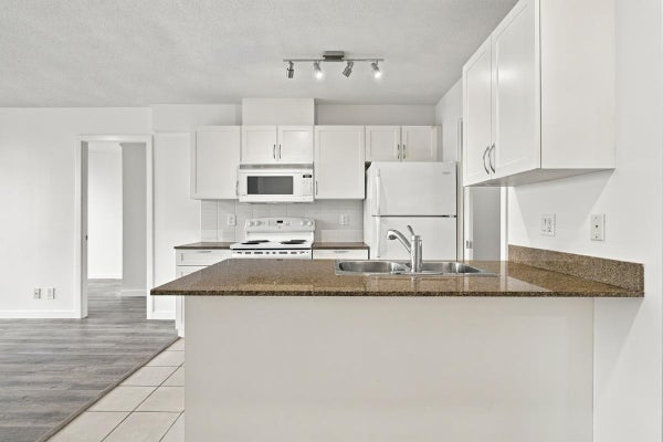 809 - 933 Hornby St, Vancouver, BC 2