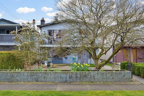 1952 Prairie Avenue Port Coquitlam BC V3B 1V4