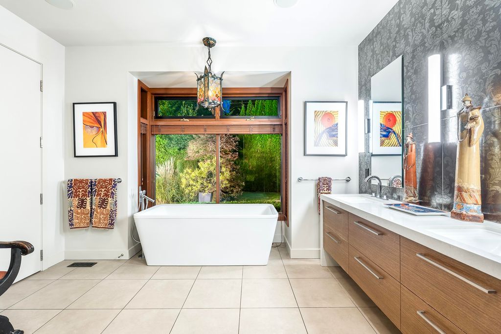 listing image 1109123680235745847