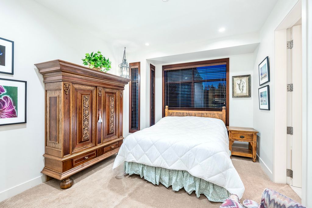 listing image 1100658905141871592