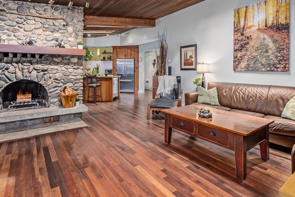 Photo of 12595 Blue Mountain Crescent, Maple Ridge, BC V2W 1N7 (MLS # R3110009)