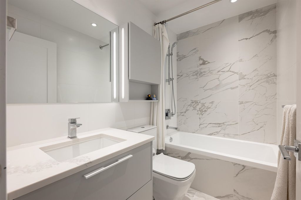 listing image 1104502052168728324