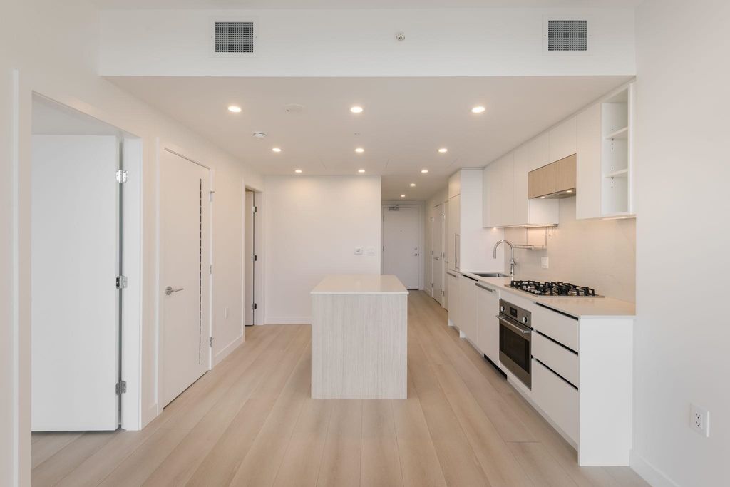 Photo of 13573 98a Avenue #502, Surrey, BC V3T 0X1 (MLS # R3115104)