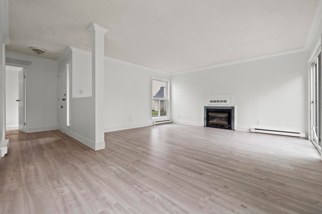 listing image 1101677784435375153