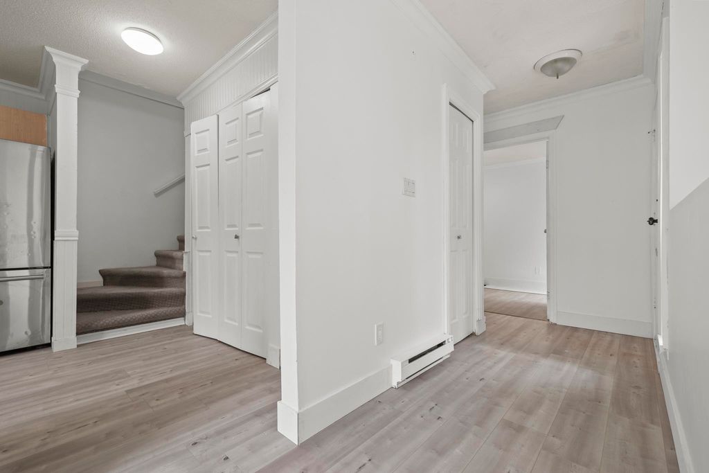 listing image 1100408527385128813