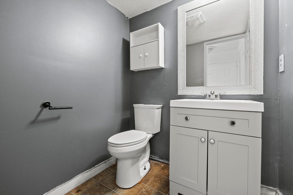 listing image 1101798120427396000
