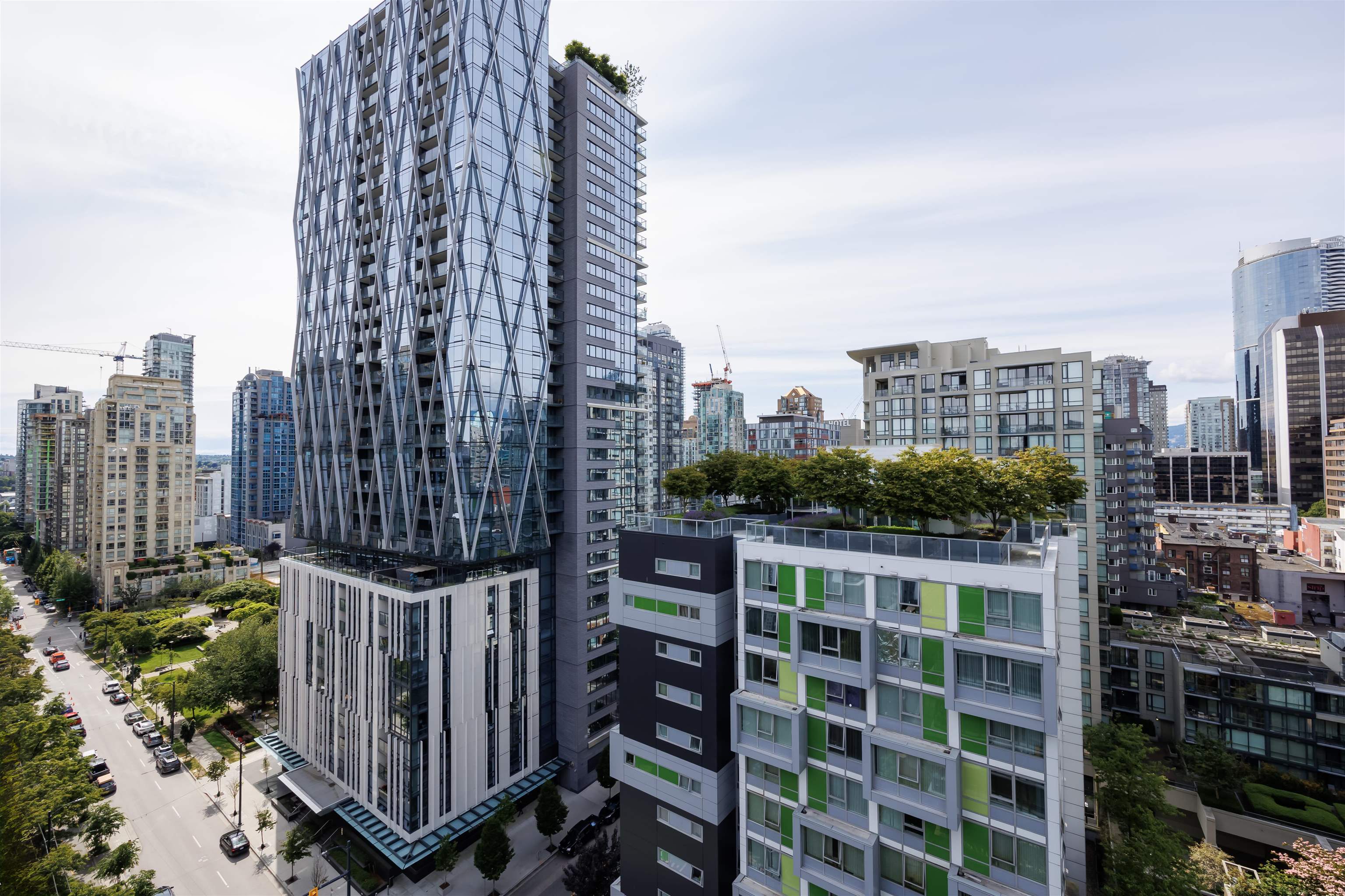 1088 Richards Street 1704