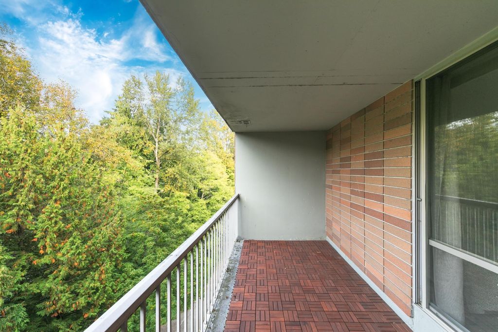 listing image 1102734630071602564