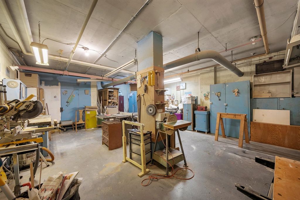 listing image 1104561331247223612