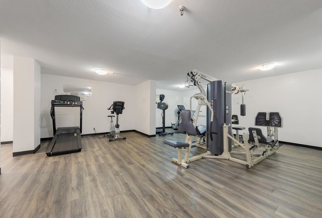 listing image 1109653190301591500