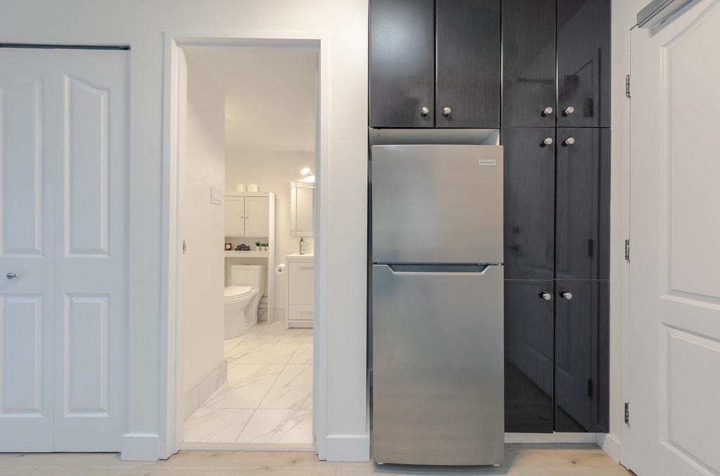 listing image 1109971016944087498